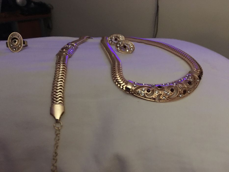 Colares senhora beleza pR seus roupas