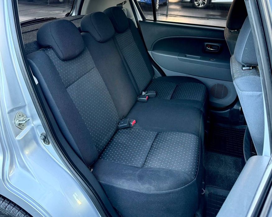 Продаж Daihatsu Sirion