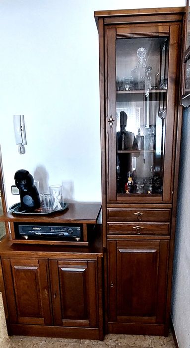 Móvel de tv com lateral, em madeira maciça de cerejeira