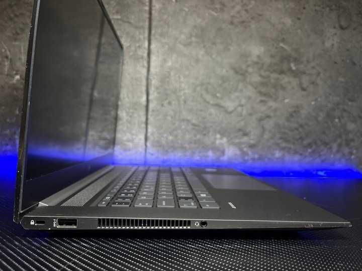 Laptop HP Zbook Studio G7 | Core i7-10850H 32GB 512GB SSD NVIDIA MAX-Q