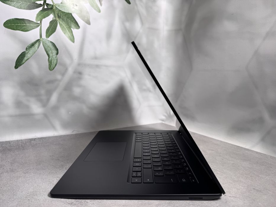 Ноутбук Microsoft Surface Laptop 3 / i5-1035G7 / 16GB / 256GB SSD / 15" Touch / Уцінка