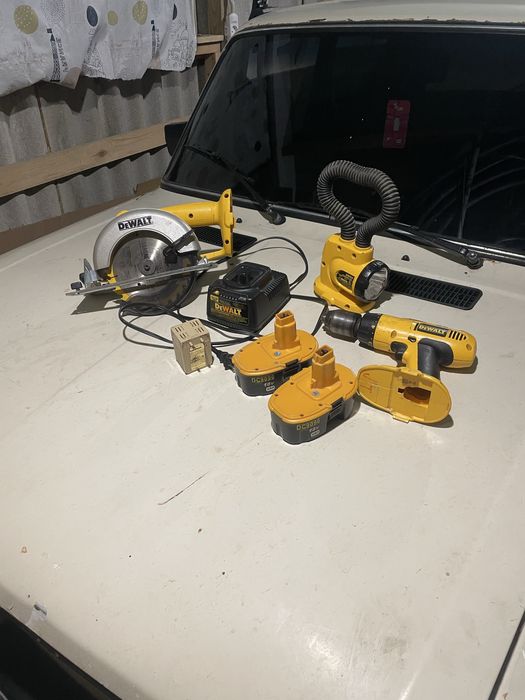 Продам комплект Dewalt