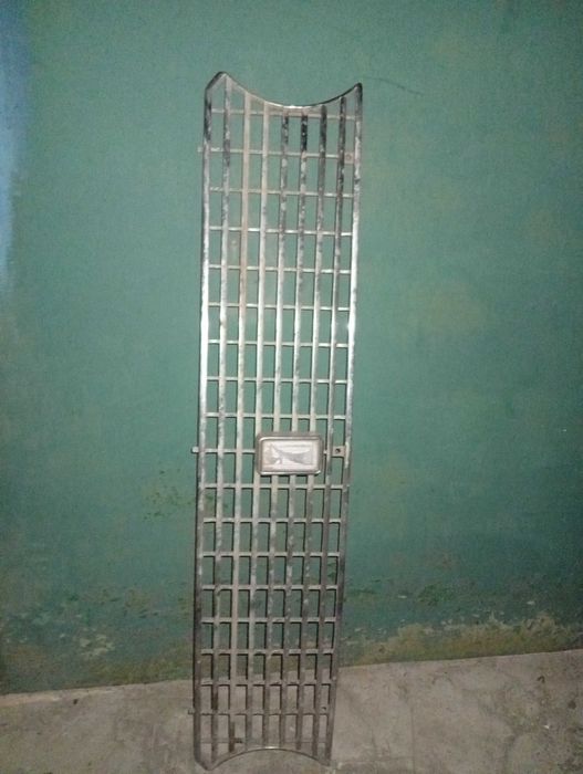 Продам решітку радіатора на авто