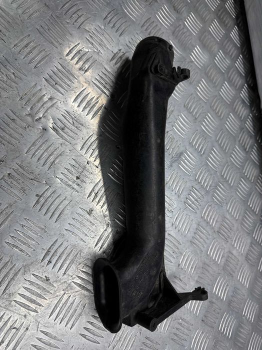 Патрубок воздухозаборник Трубка opel astra g  9202910