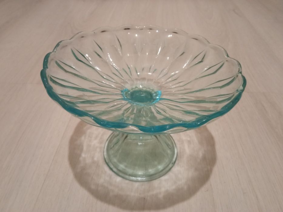 Ваза для конфет,фруктов на ножке