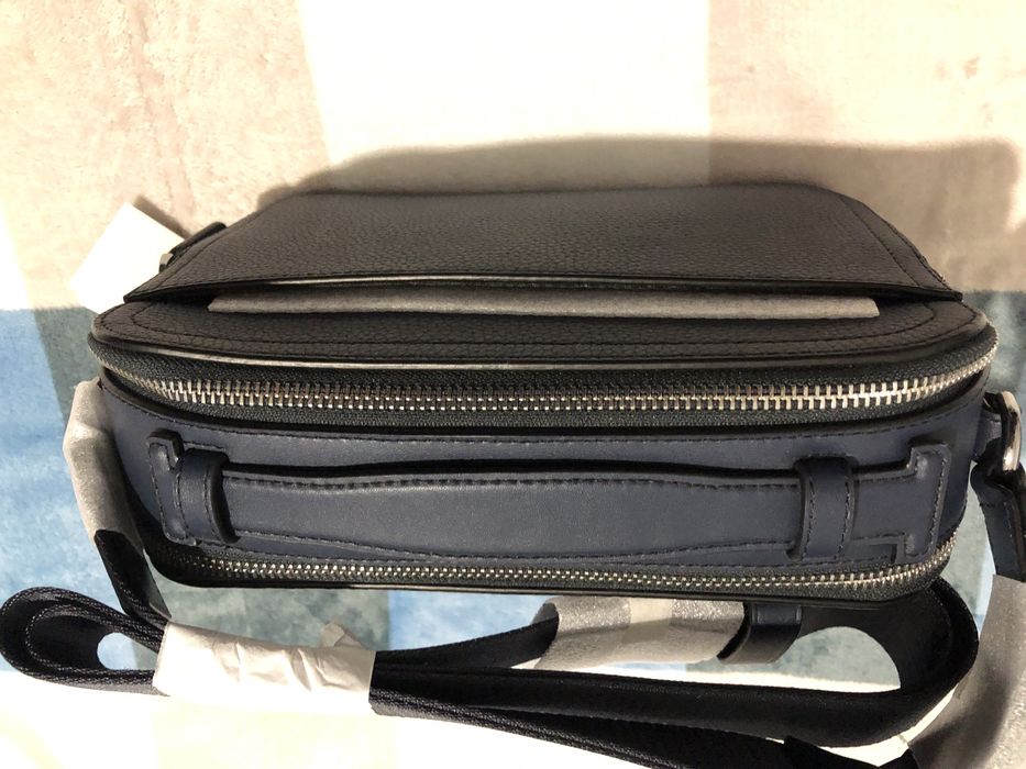 Mala tiracolo unisexo Michael Kors Hudson azul marinho