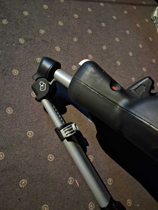 Fotelik samochodowy z bazą Maxi cosi easy base 2