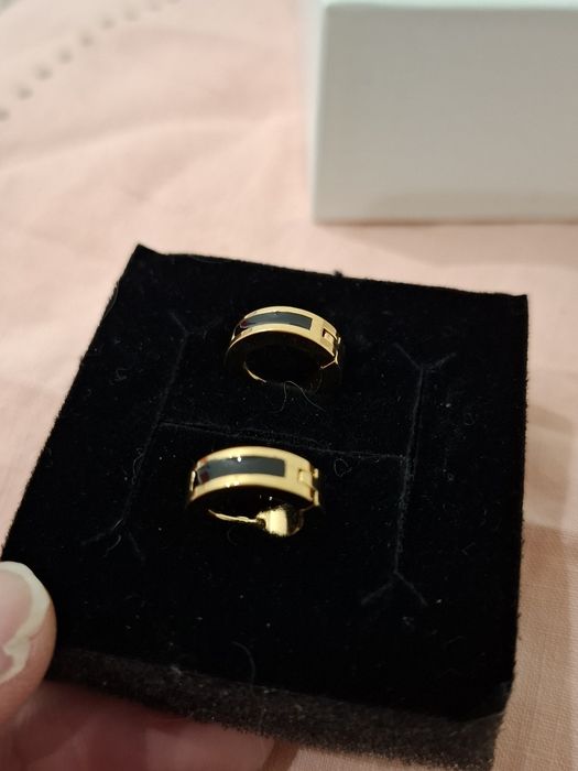 Brincos argolas preto e dourado em Aço
Novos