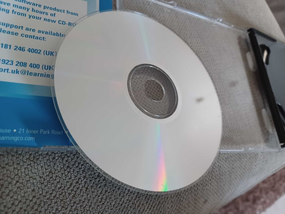 CD 100.000 Clipart