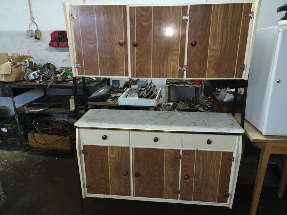 Móvel estante e móvel louceiro