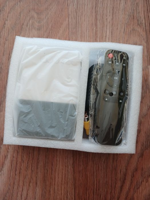 Проэктор.новий.у використанні не був.