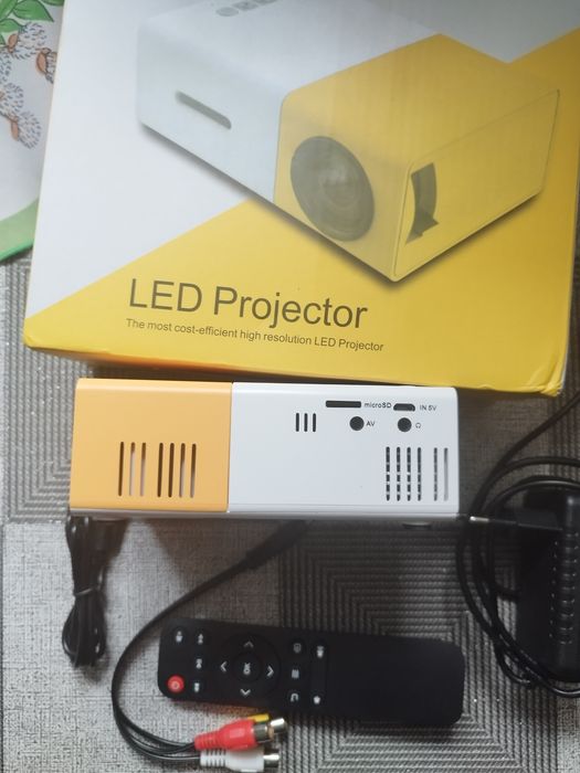 Projektor multimedialny+ dodatek