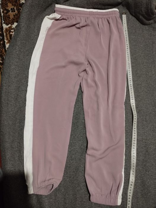 Штани фіолетового кольору