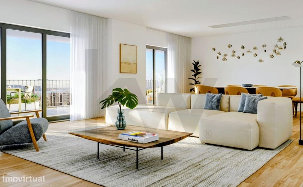 Luxury T4 Apartment in Miraflores