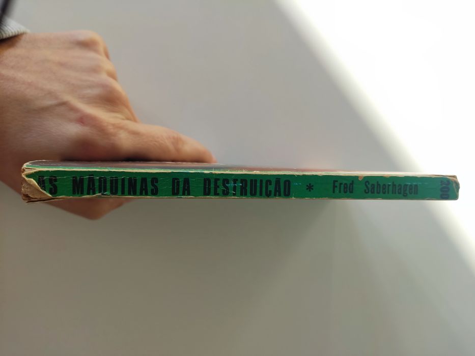 Livro As máquinas da destruição de Fred Saberhagen