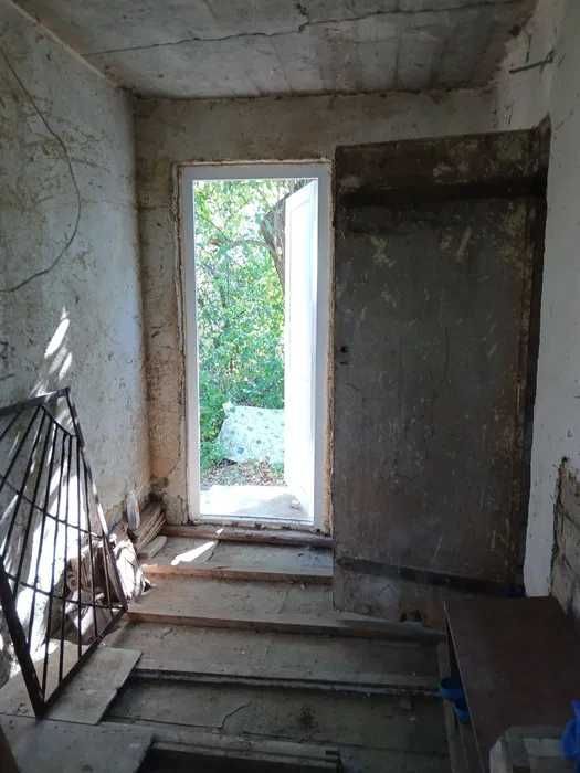 Продається дачний будинок з земельною ділянкою по вул.Івасюка!