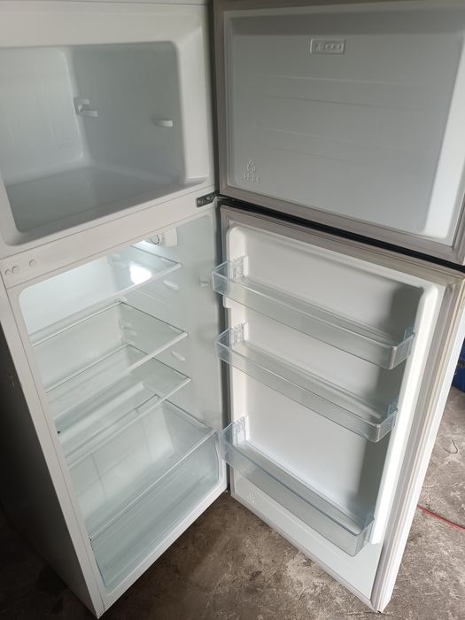 Lodówka Hisense 140