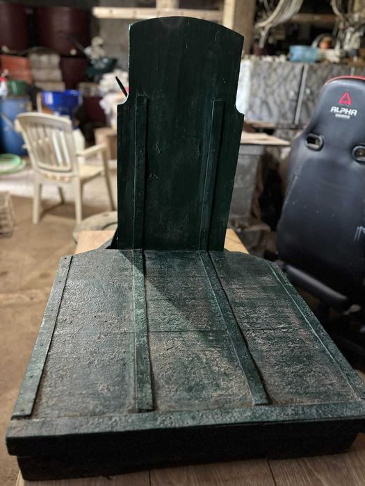 Balança decimal antiga em madeira com 2 pesos – peça rústica
