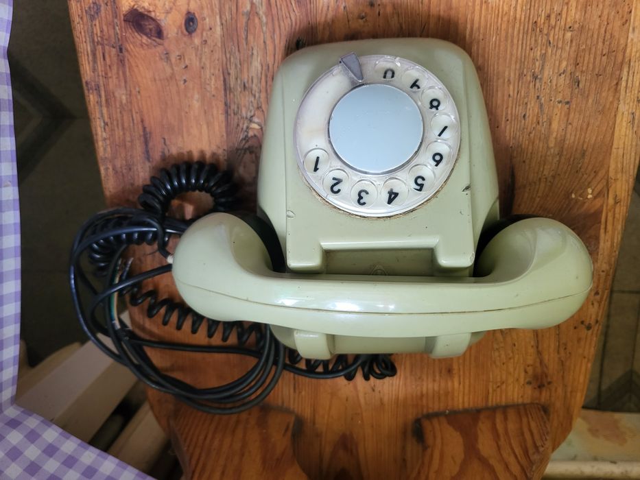 Polski telefon tarczowy prl