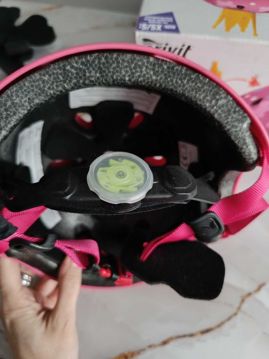 Nowy kask dziecięcy z  koroną rozm. XS/S Poznań