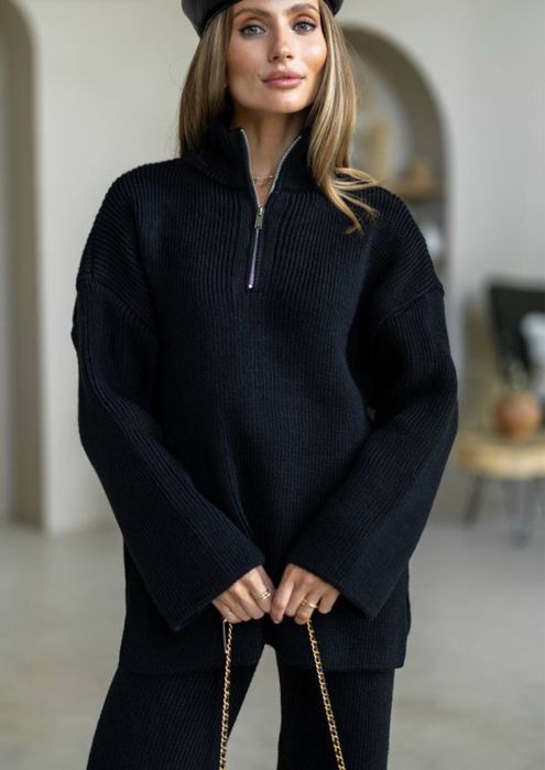 Стильний теплий вʼязаний костюм у сірому кольорі