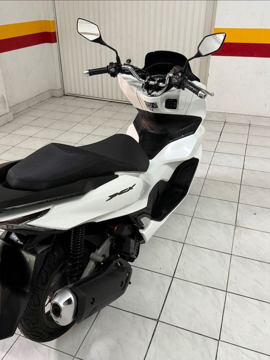 Honda PCX Branca