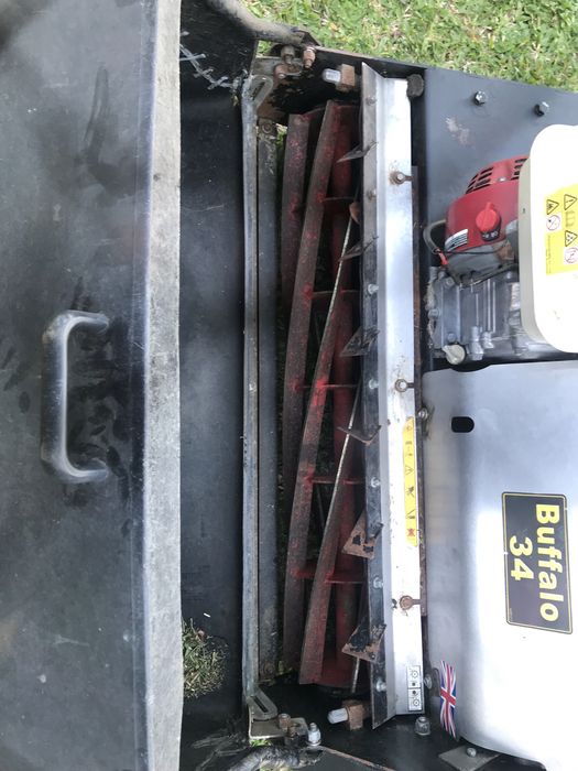 Vendo maquina de relva modelo buffalo”34”. ALLETT”