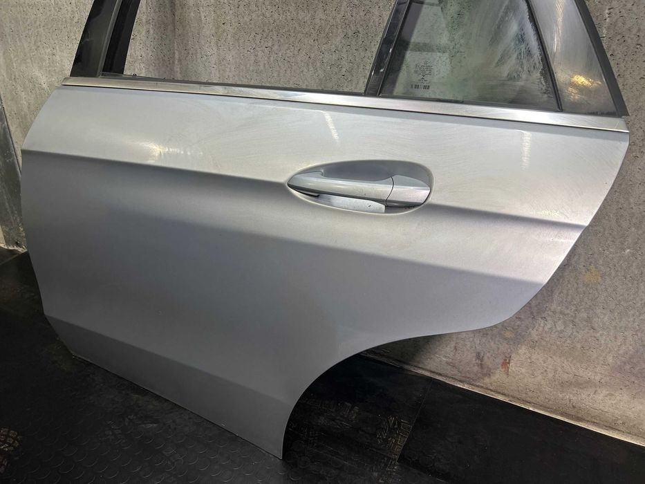 Porta traseira esquerda Mercedes W212 E220 (Ano: 2014)