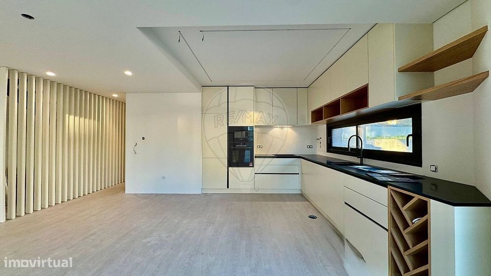 Moradia T5 para venda