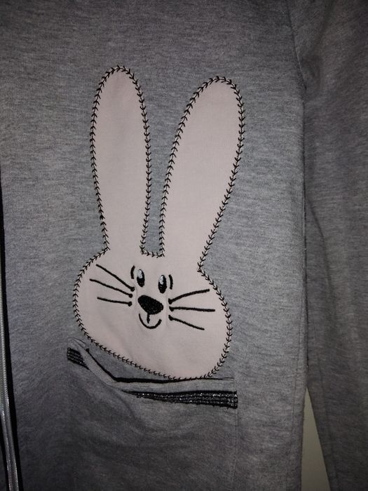 Bluza/narzutka z kapturem rozmiar 134