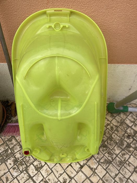 Banheira em bom estado para recém nascido