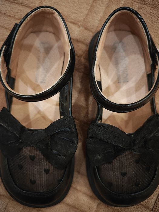 Туфлі для дівчинки