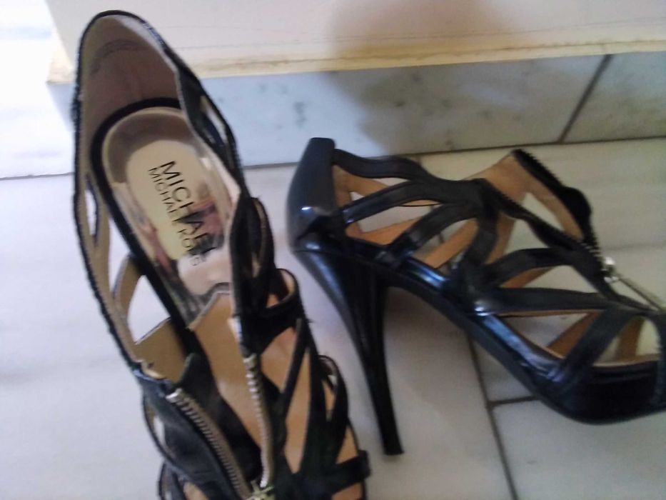 Michael Kors Buty czarne na wysokim obcasie