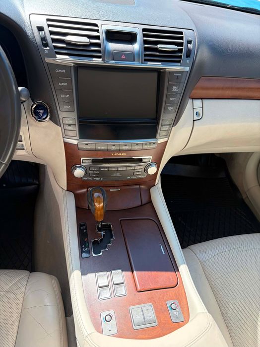 Sprzedam - Lexus LS600h