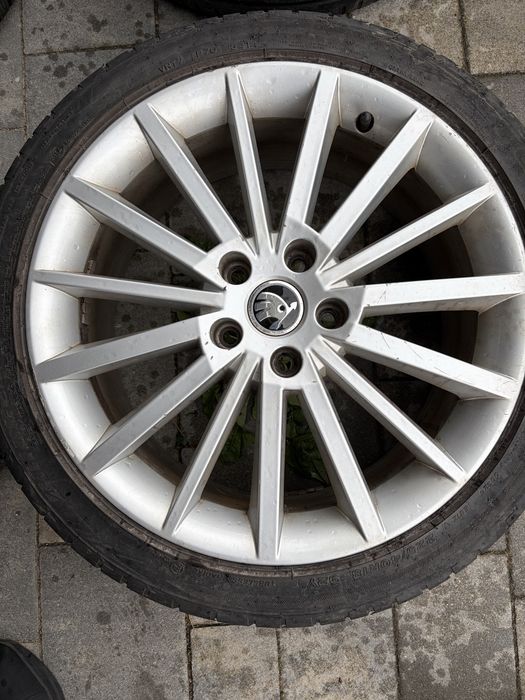Oryginalne Alufelgi Skoda 18" 5x112 | Proste, Oryginał VAG | Octavia Superb