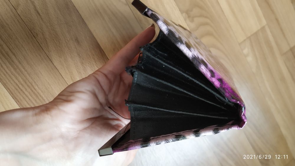 Леопардовый лаковый кошелек