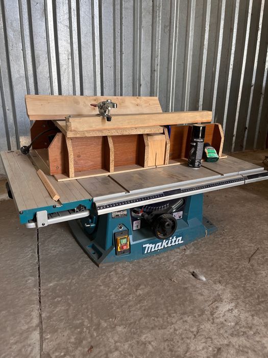 Настольная дисковая пила Makita mlt100n