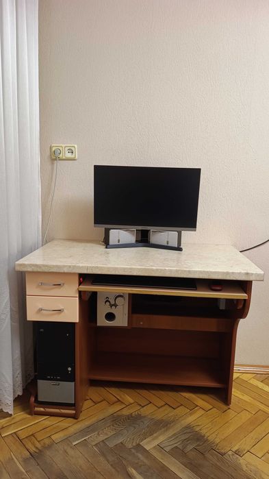 Повний комплект ПК + монітор + стіл + акустика + миша і клавіатура