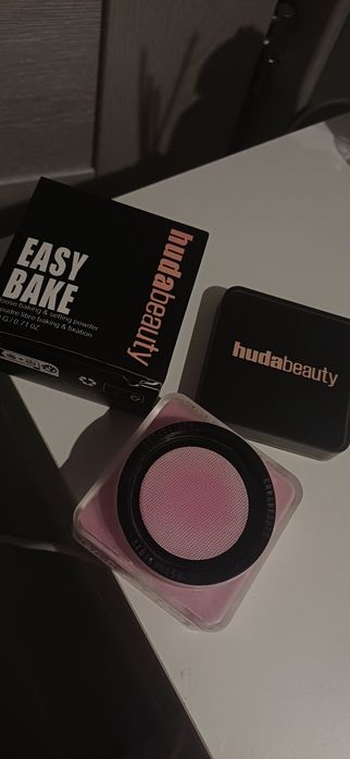 puder huda beauty ube birthday cake