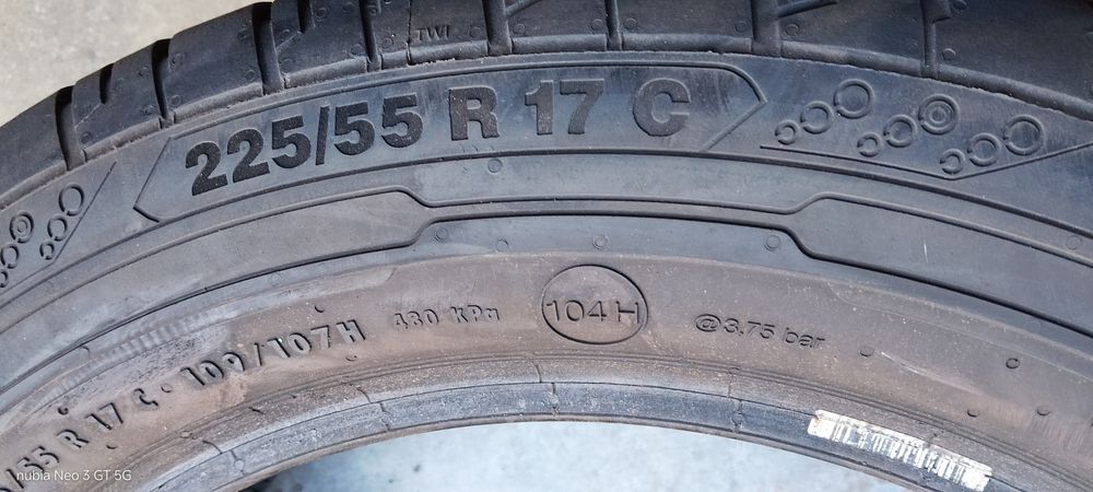 Pneus 225/55/17 continental  semi novos