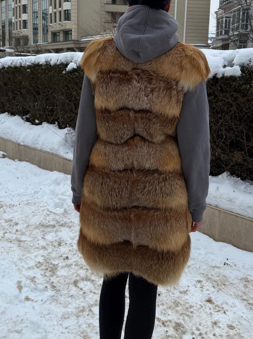 Жилет з хутра лисиці