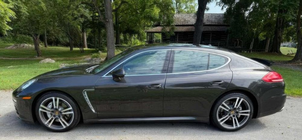 Porsche Panamera 4S      2015