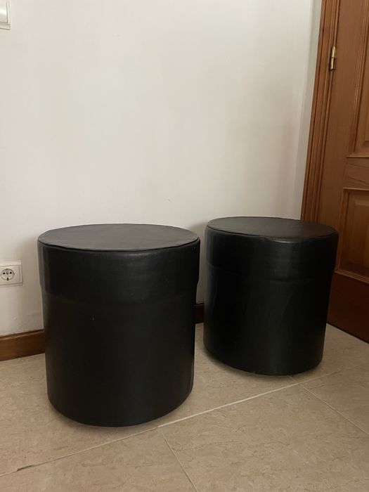 Sofá em pele e 2 bancos em pele- preto