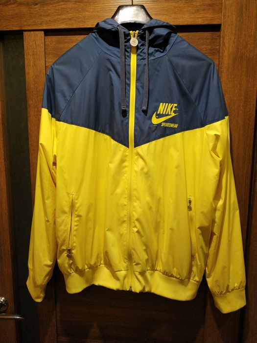 Спортивні куртки Nike, Primark