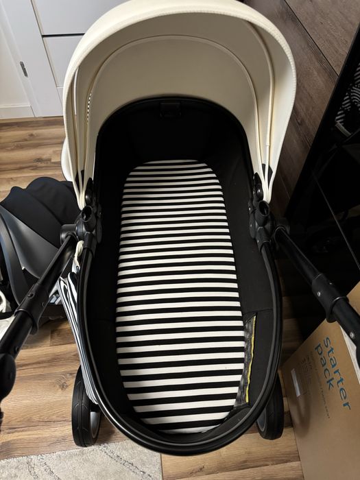 Wózek Mima Xari zestaw pełny z fotelikiem i bazą isofix