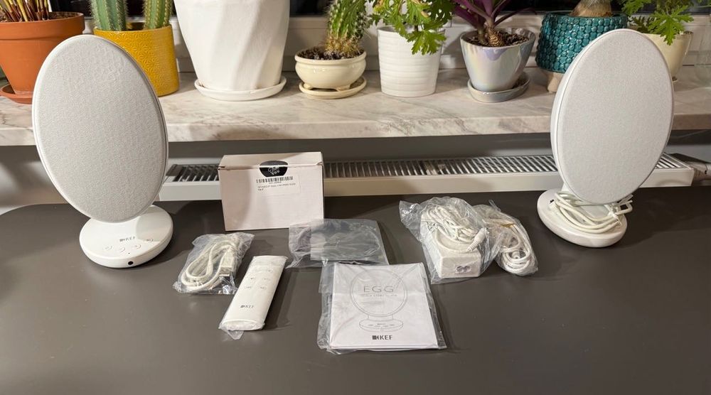 Głośniki KEF Egg białe – super dźwięk, Uni-Q, DAC