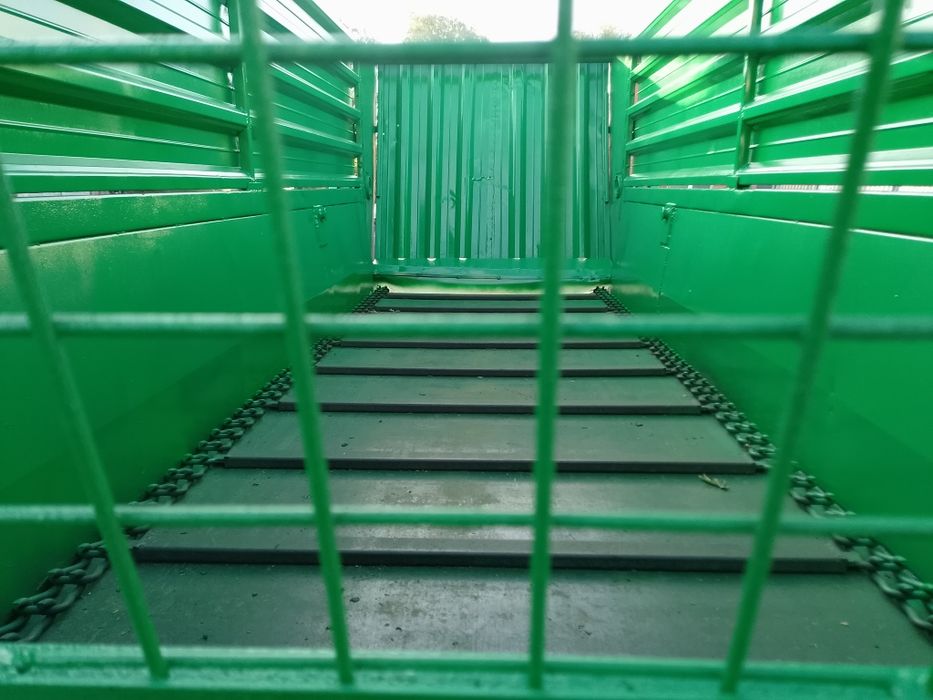 Przyczepa objętościowa rozrzutnik leboulch