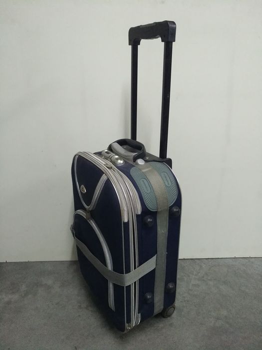 Mala de viagem para cabine com Trolley, medidas: 56/35/20cm
Perfeito e