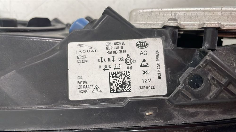OTICA DIREITA JAGUAR XE (X760) [15-...]