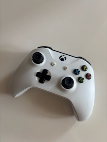 Xbox One S stan bardzo dobry